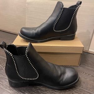 Black Chelsea Boots